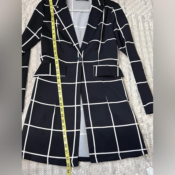 AKIRA CHICAGO Black and white grid pattern blazer‎ size S. - Picture 14 of 14
